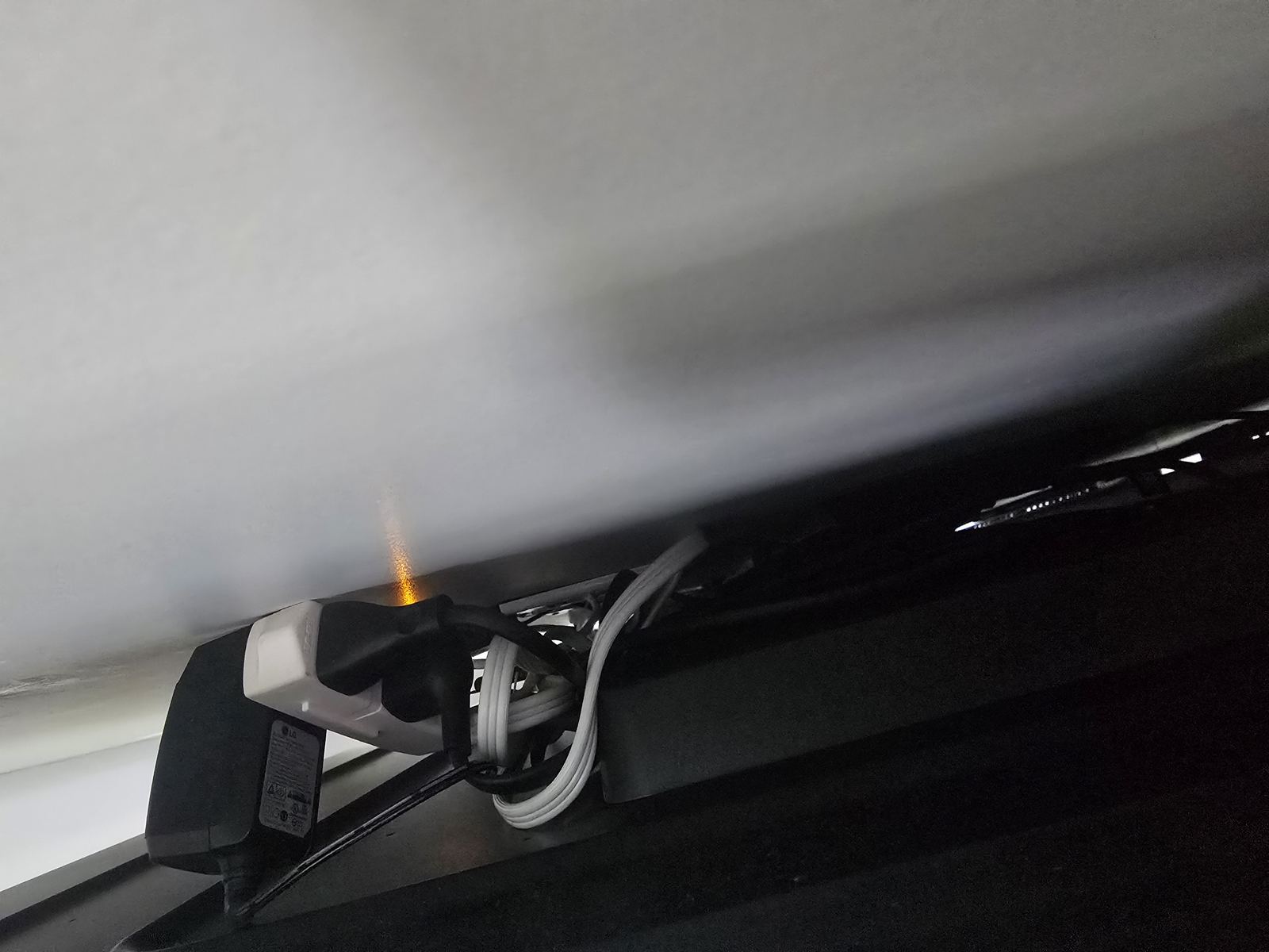 Cable modem connection status lights